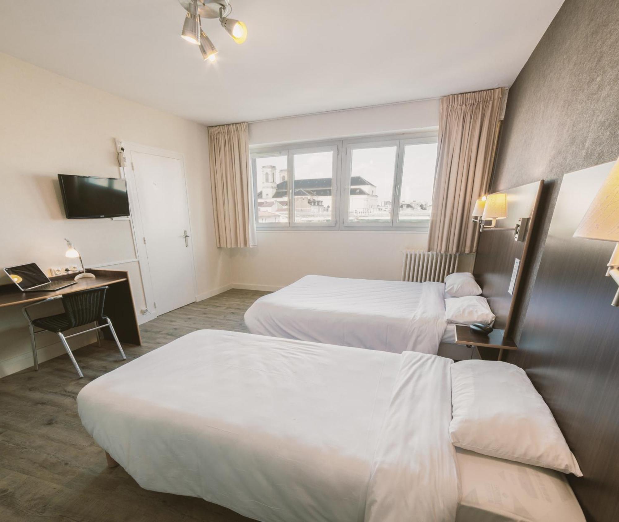 Hotel De La Vendee Ла-Рош-сюр-Йон Экстерьер фото